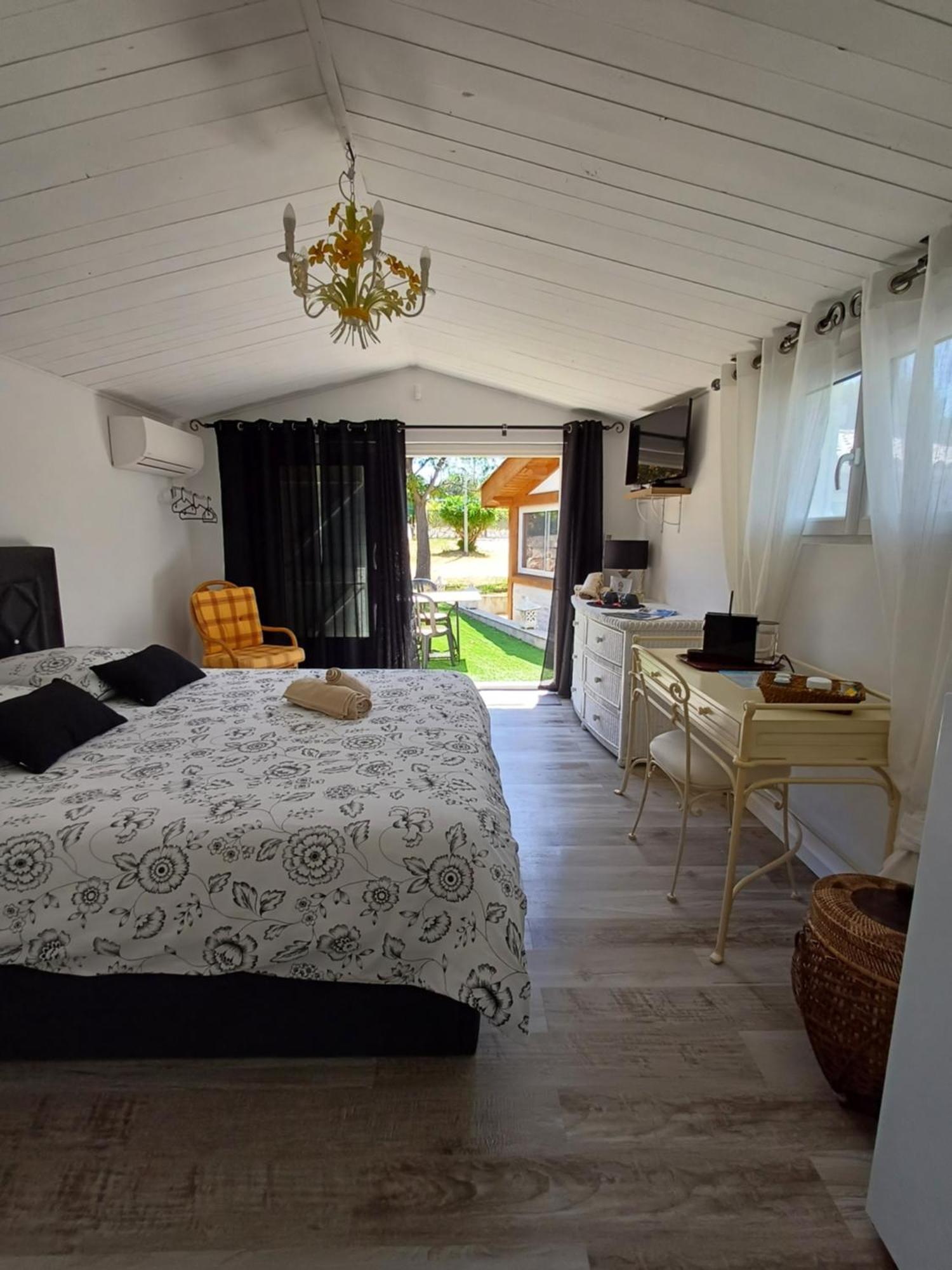 Margaux Bed & Breakfast Le Plan-de-la-Tour Екстериор снимка